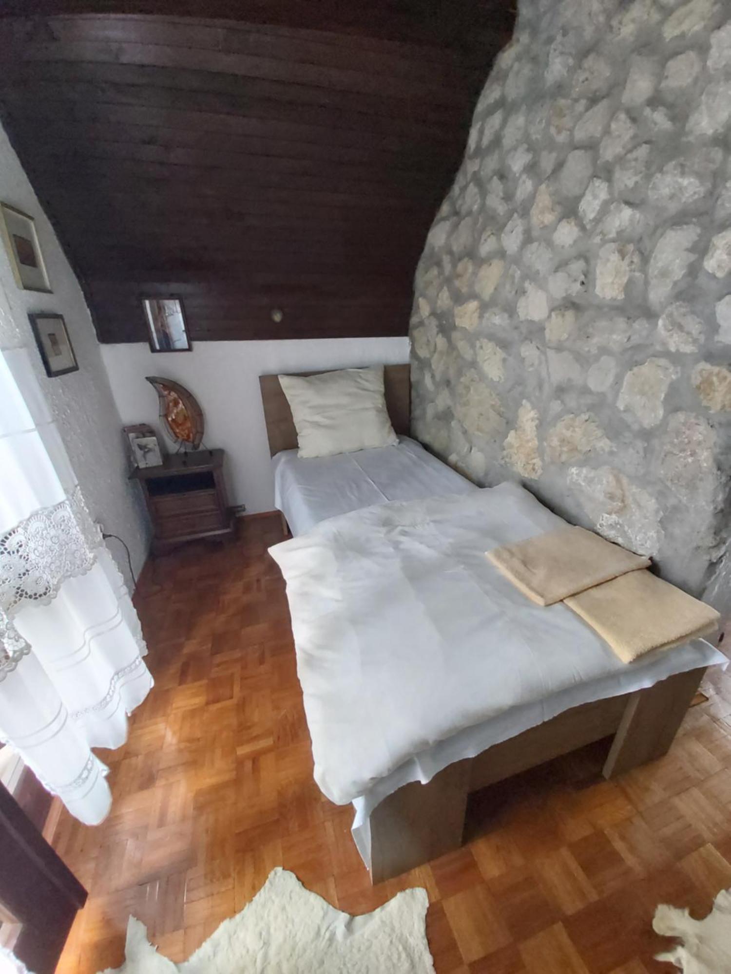 Guesthouse Bajka Vinci Ruang foto
