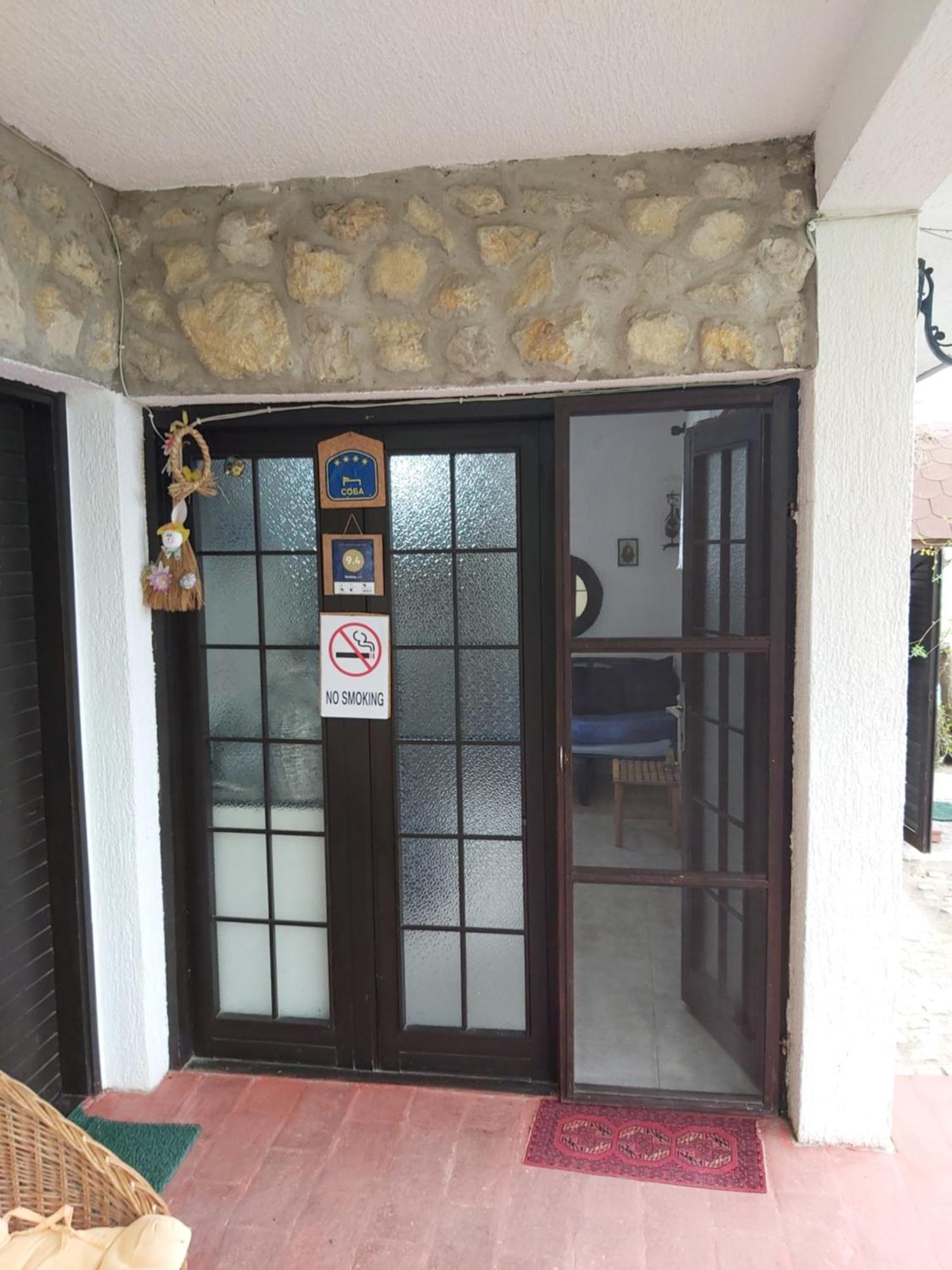Guesthouse Bajka Vinci Ruang foto
