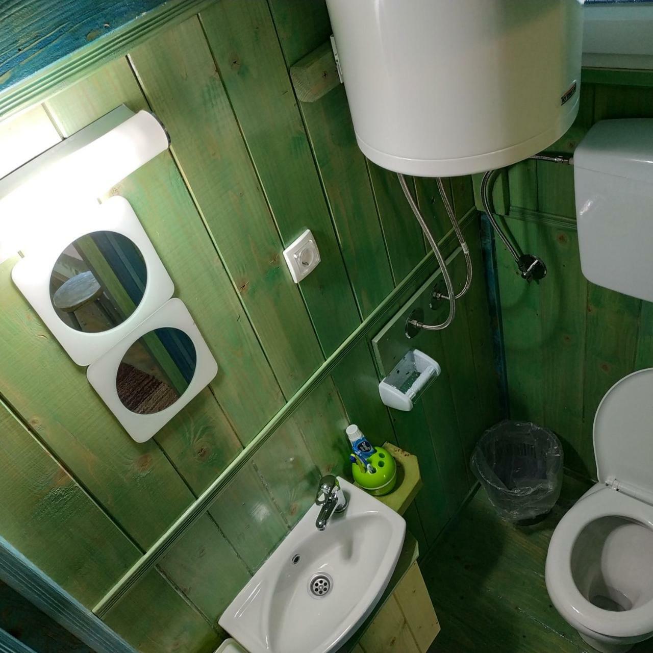 Guesthouse Bajka Vinci Bagian luar foto
