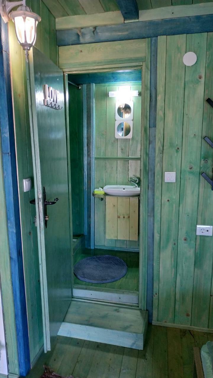 Guesthouse Bajka Vinci Bagian luar foto
